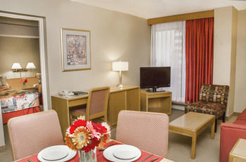 Aparthotel Cartier Place Suite Hotel