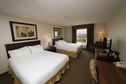 Holiday Inn Express Hotel & Suites Whitecourt