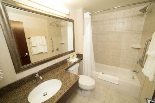 Holiday Inn Express Hotel & Suites Whitecourt