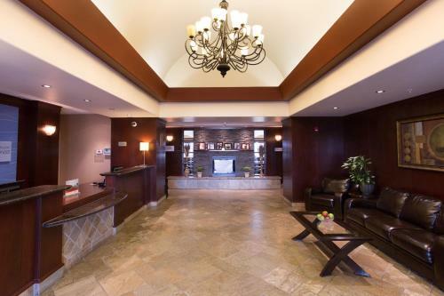 Holiday Inn Express Hotel & Suites Whitecourt