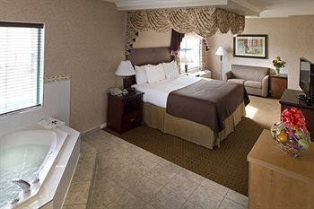 Hotel Pacific Inn & Suites