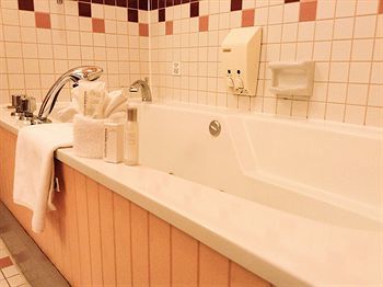 Bedford Regency Hotel