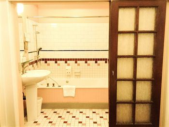 Bedford Regency Hotel