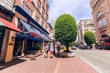 Bedford Regency Hotel