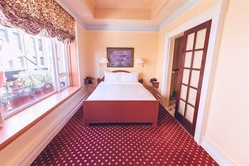 Bedford Regency Hotel