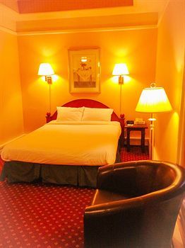 Bedford Regency Hotel