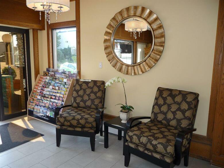 Hotel Arbutus Inn