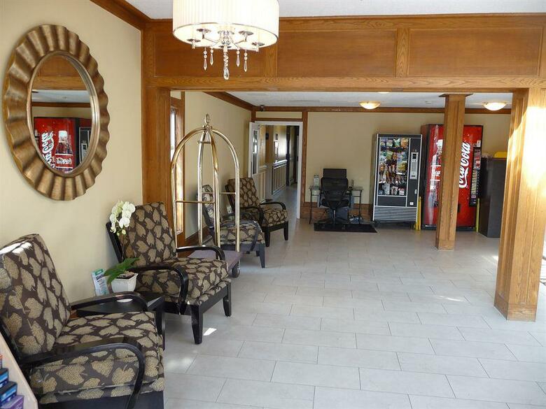 Hotel Arbutus Inn