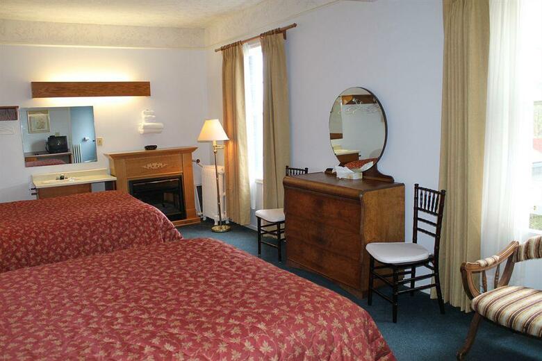 James Bay Inn Hotel & Suites