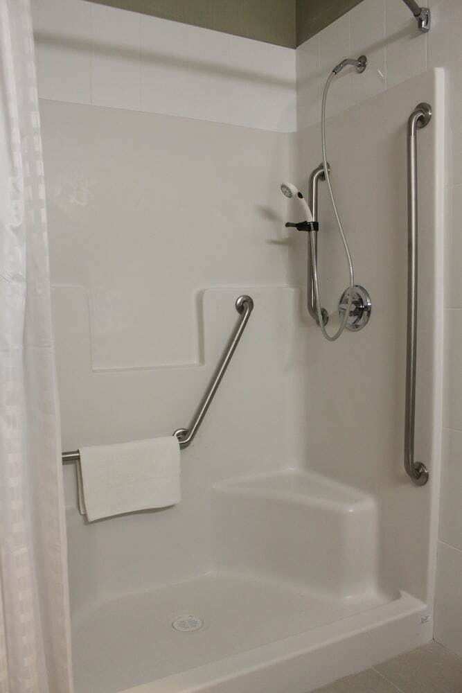 Hotel Meridian Inn & Suites