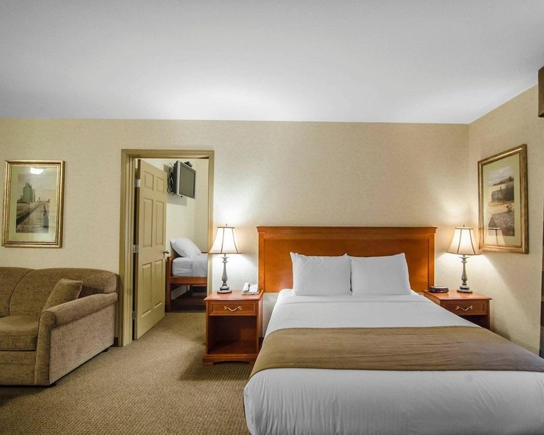 Hotel Quality Inn & Suites