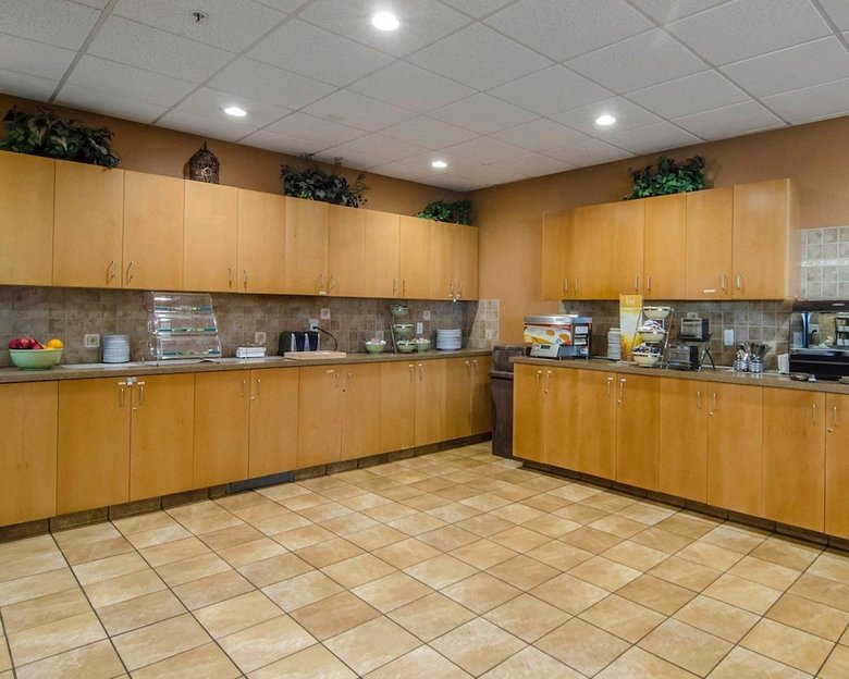 Hotel Quality Inn & Suites