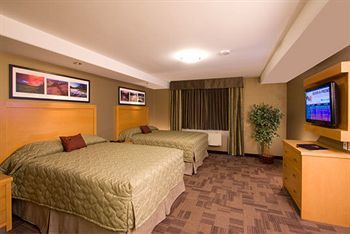 Hotel Woodlands Inn & Suites