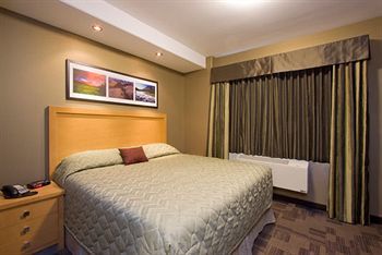 Hotel Woodlands Inn & Suites