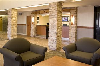Hotel Woodlands Inn & Suites