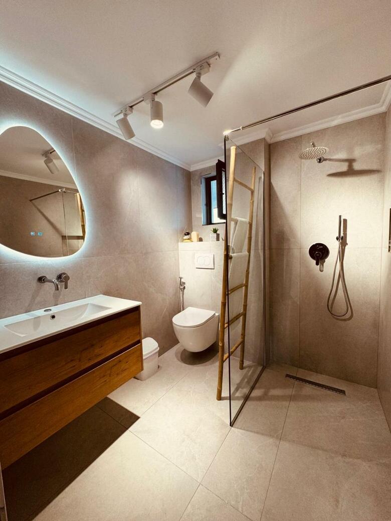 Hostal Villa White