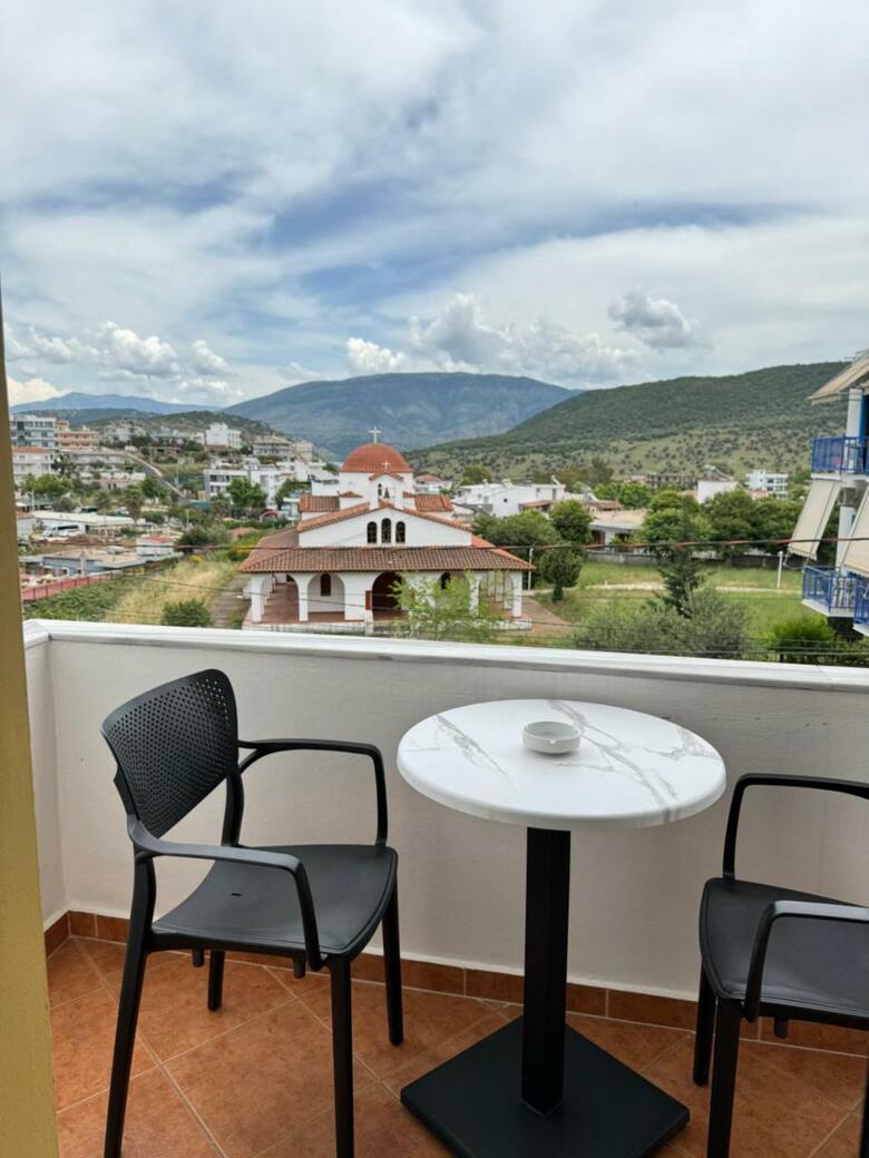 Hostal Villa White