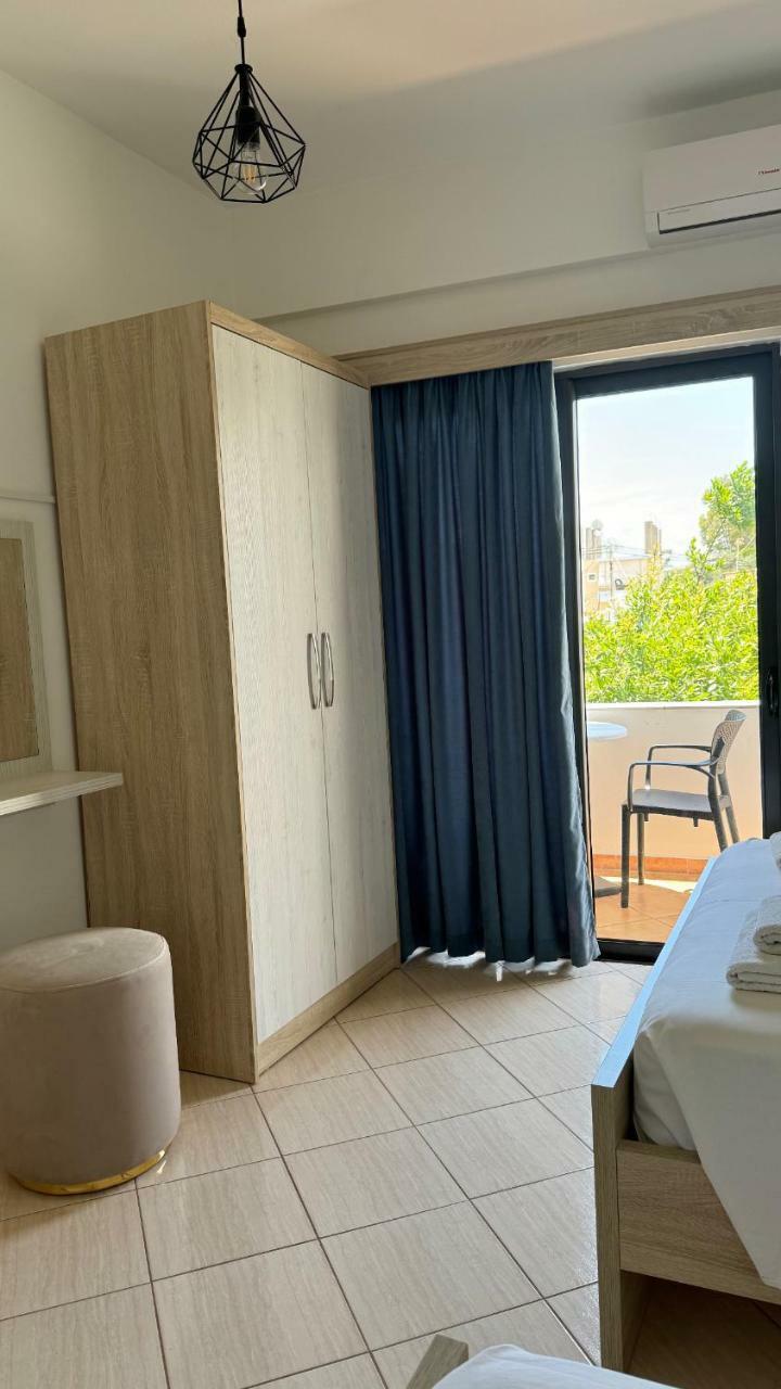 Hostal Villa White