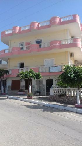 Hostal Studios Florand Sela