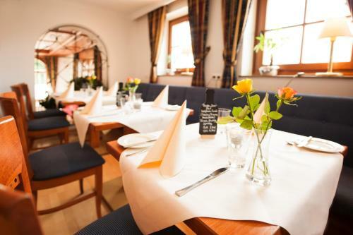 Hotel Sch�tzenburg