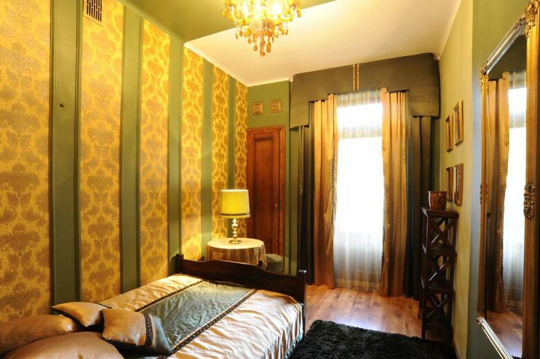 Hotel Hostel Deco