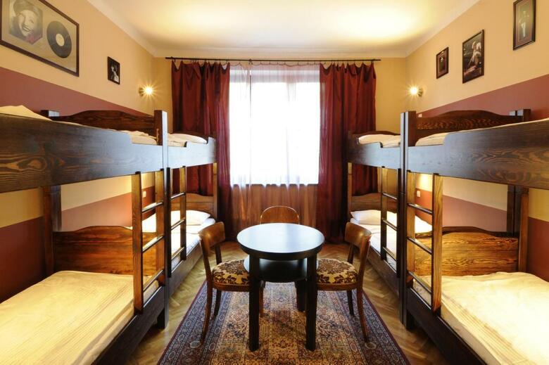 Hotel Hostel Deco