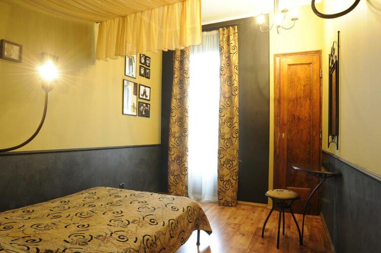 Hotel Hostel Deco