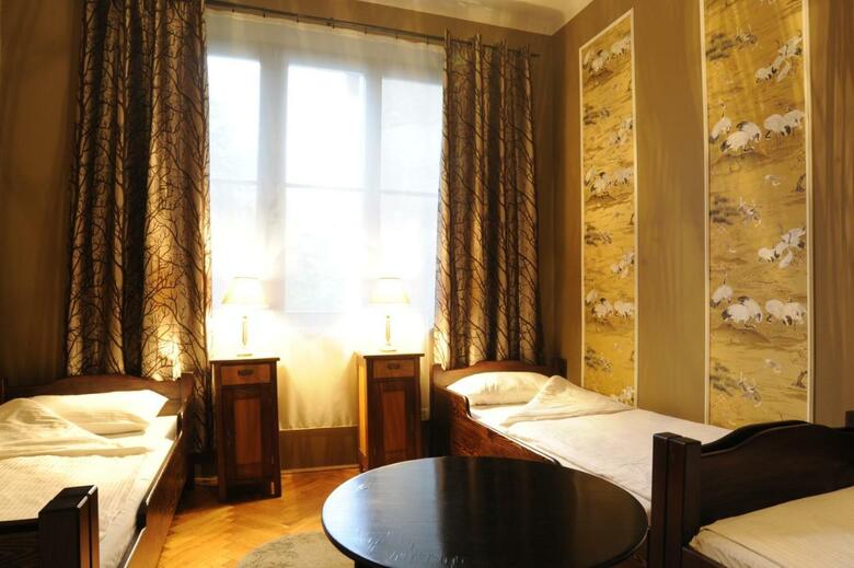 Hotel Hostel Deco