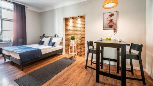 Flamingo Hostel