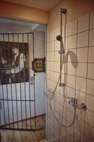 Hotel Road Stop Neandertal