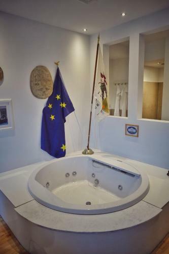 Hotel Road Stop Neandertal