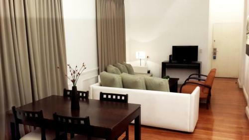 S&t Apartments