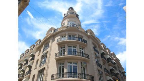 S&t Apartments
