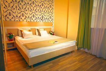 Trianon Hotel