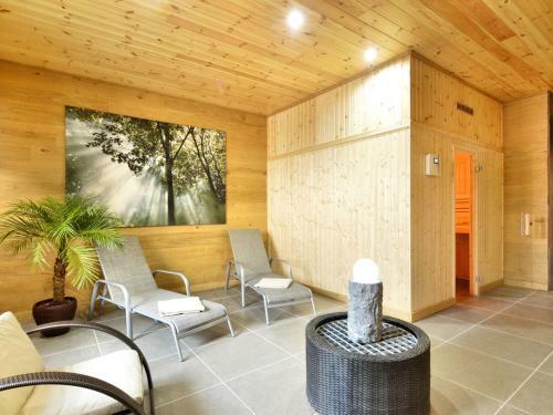 Luxurious Holiday Home In Waimes With Jacuzzi