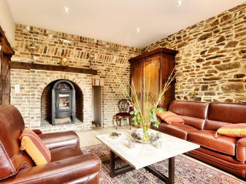 Luxurious Holiday Home In Waimes With Jacuzzi