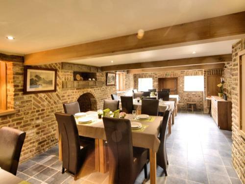Luxurious Holiday Home In Waimes With Jacuzzi