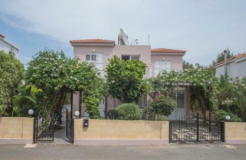 Nissi Maria Villa
