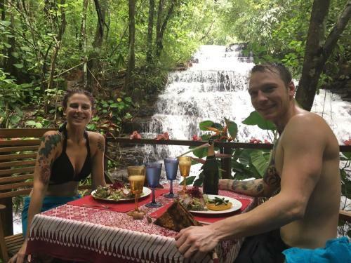 Hotel Waterfall Villas