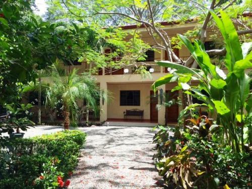 Hotel Tropical Sands Dominical Eco Inn