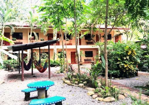Hotel Tropical Sands Dominical Eco Inn
