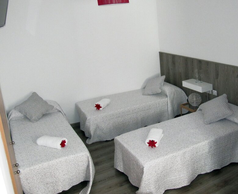 Hostal Maricel Hostel