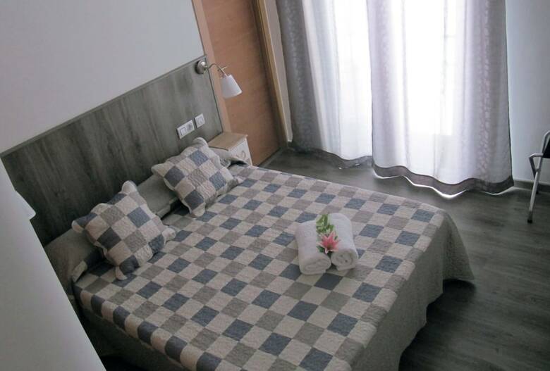 Hostal Maricel Hostel