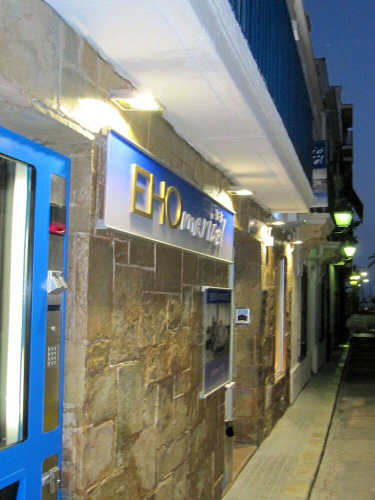 Hostal Maricel Hostel