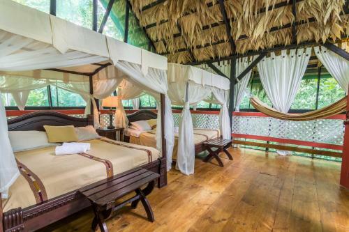 Almonds And Corals Lodge