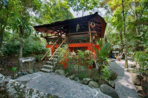 Hostal Congo Bongo Ecovillage Costa Rica