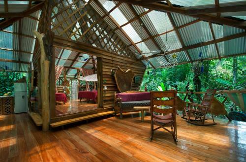 Hostal Congo Bongo Ecovillage Costa Rica