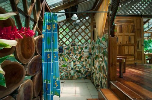 Hostal Congo Bongo Ecovillage Costa Rica