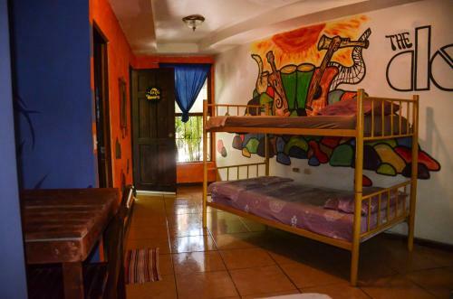 Pura Vida Hostel Tamarindo
