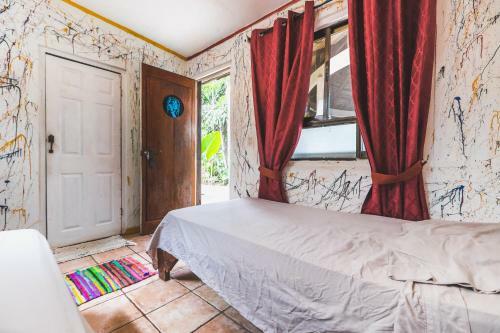 Pura Vida Hostel Tamarindo